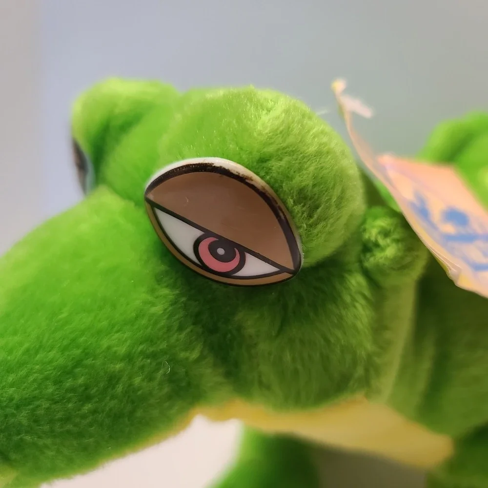 VTG Universal Studios The Land Before Time Toy Network SPIKE Plush With Spider